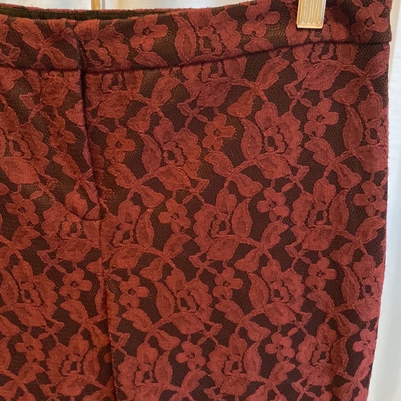 Dressy lace slim pant - Picture 2 of 3